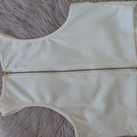 JENNIFER'S COLLECTION - Picture 3 of 5